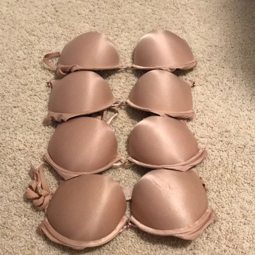 Victoria secret FOUR bras never worn